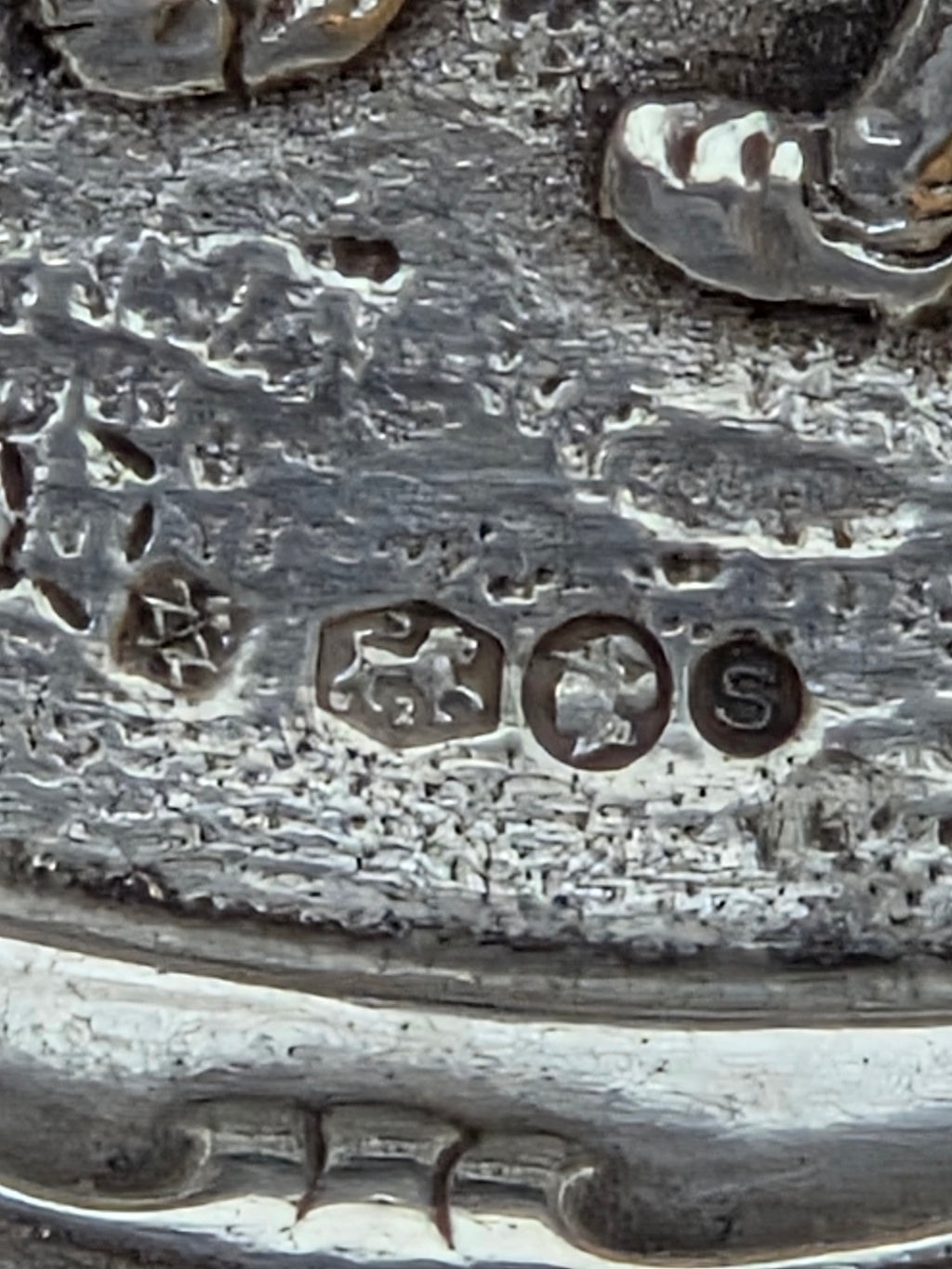 E. Schoorl Dish - 0.833 silver - Dish with masquerons